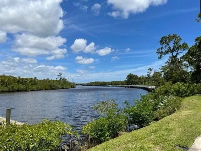 2 of 52 - 2502 Se Anchorage Cove #d-2, Port St. Lucie, FL