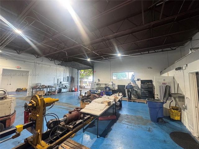 4 of 15 - 6500 Nw 35th Avenue, Miami, FL