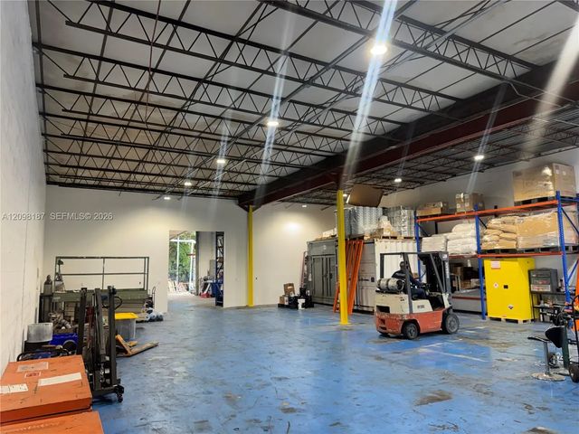 5 of 15 - 6500 Nw 35th Avenue, Miami, FL
