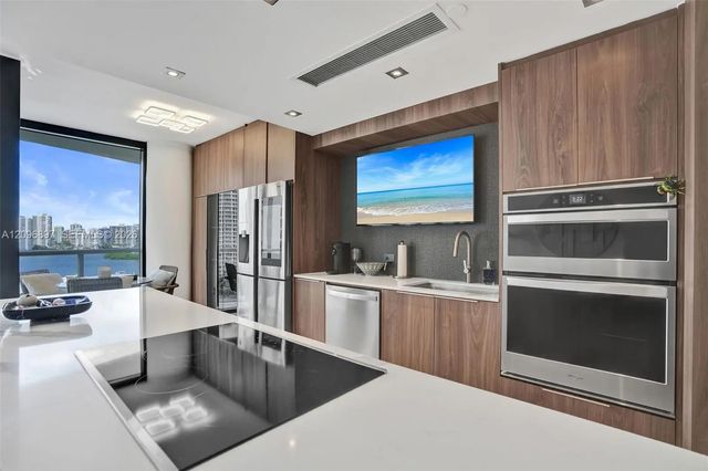 4000 Island Boulevard #1205, Aventura