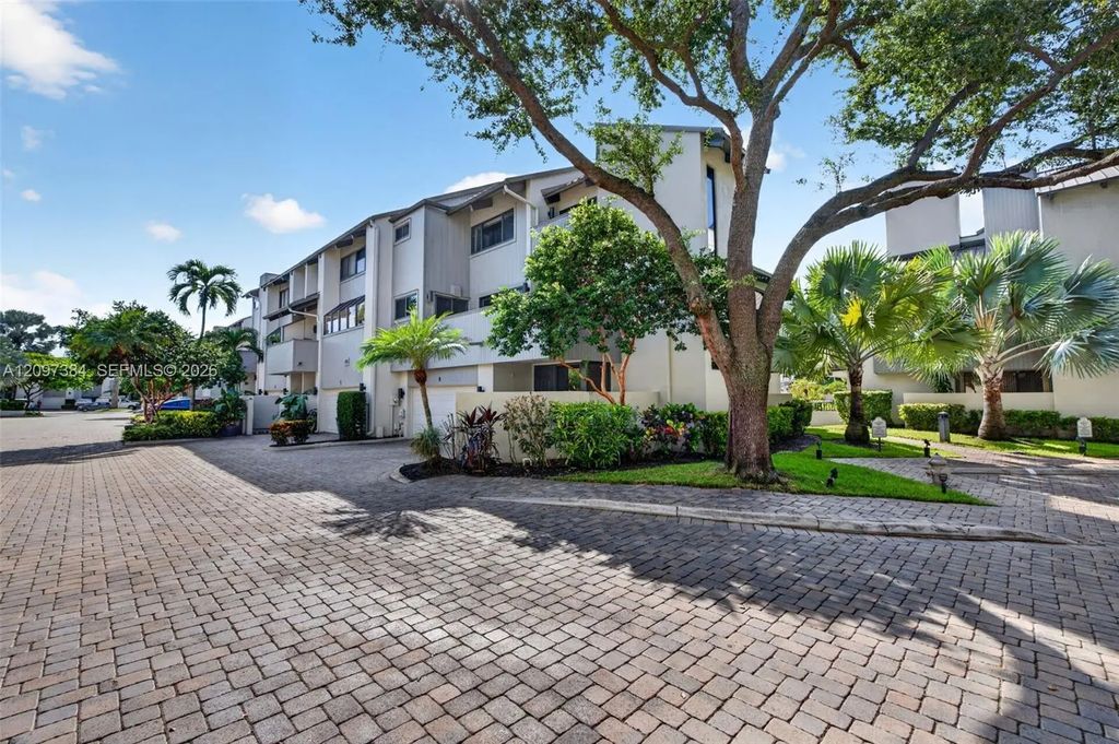 8 Port Side Drive #8a, Fort Lauderdale