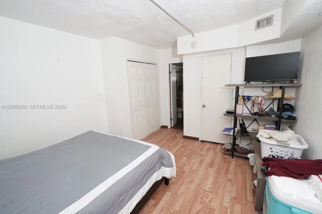 5 of 12 - 1780 Ne 191st Street #605-2, Miami, FL