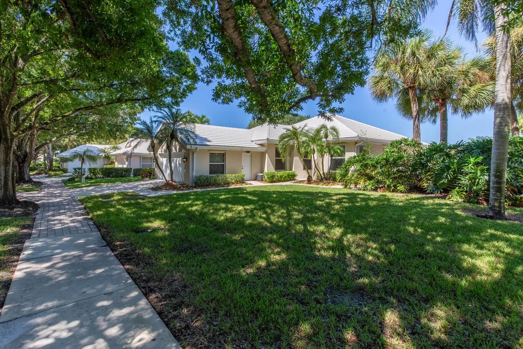 1285 Gator Trail, West Palm Beach