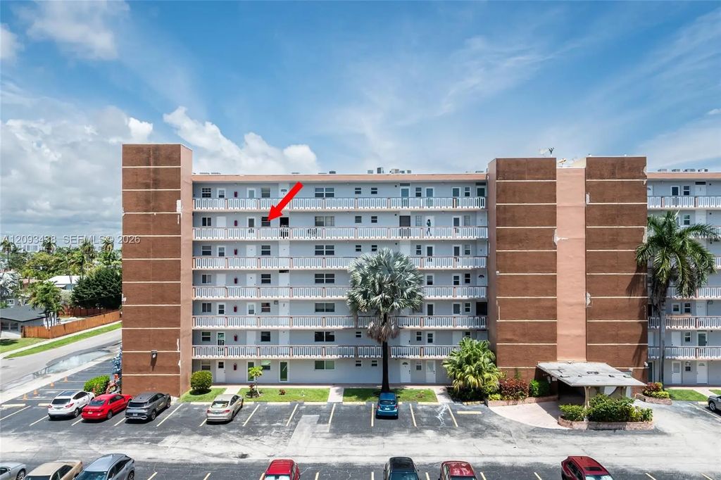 610 Ne 12th Avenue #602, Hallandale Beach