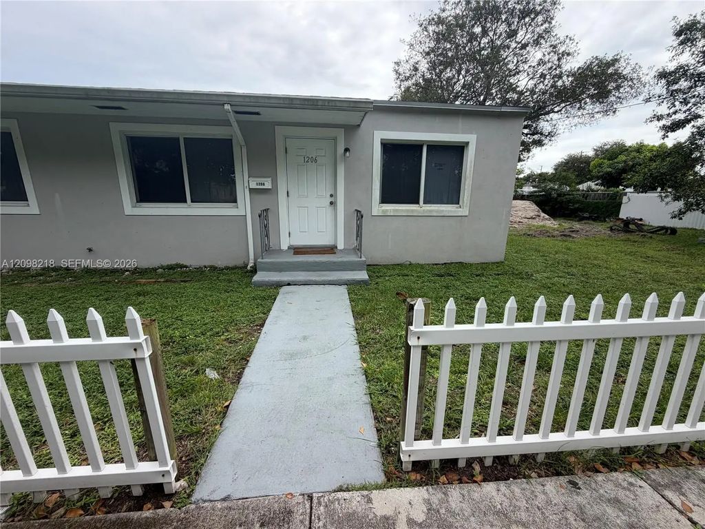 1204 N 24th Avenue #1206, Hollywood