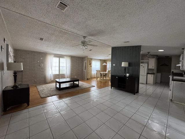 2 of 22 - 621 Sunny S Avenue, Boynton Beach, FL