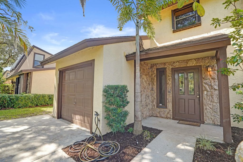 1065 Raintree Lane, Palm Beach Gardens