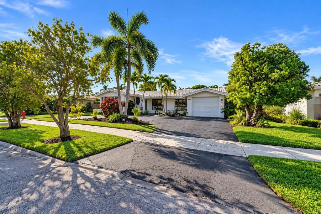2050 Ne 59th Place, Fort Lauderdale