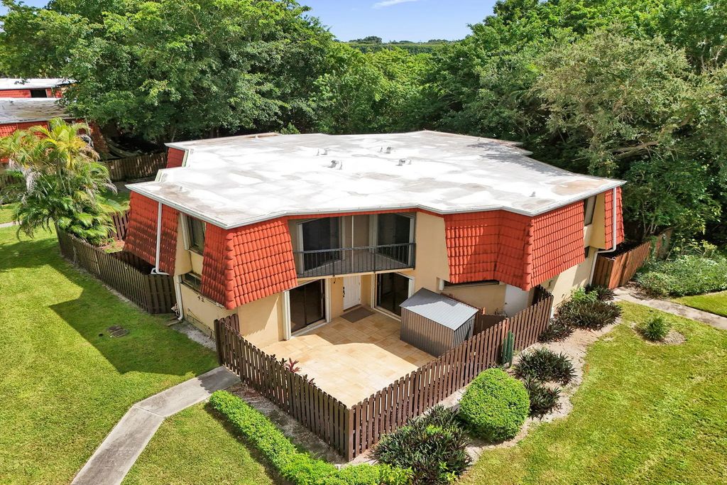 22970 Oxford Place #a, Boca Raton