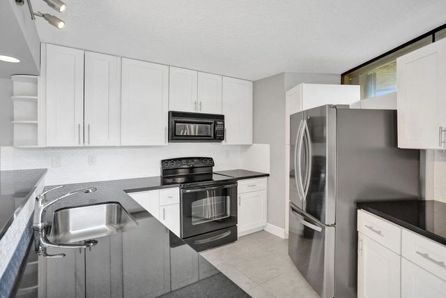 4 of 32 - 22970 Oxford Place #a, Boca Raton, FL