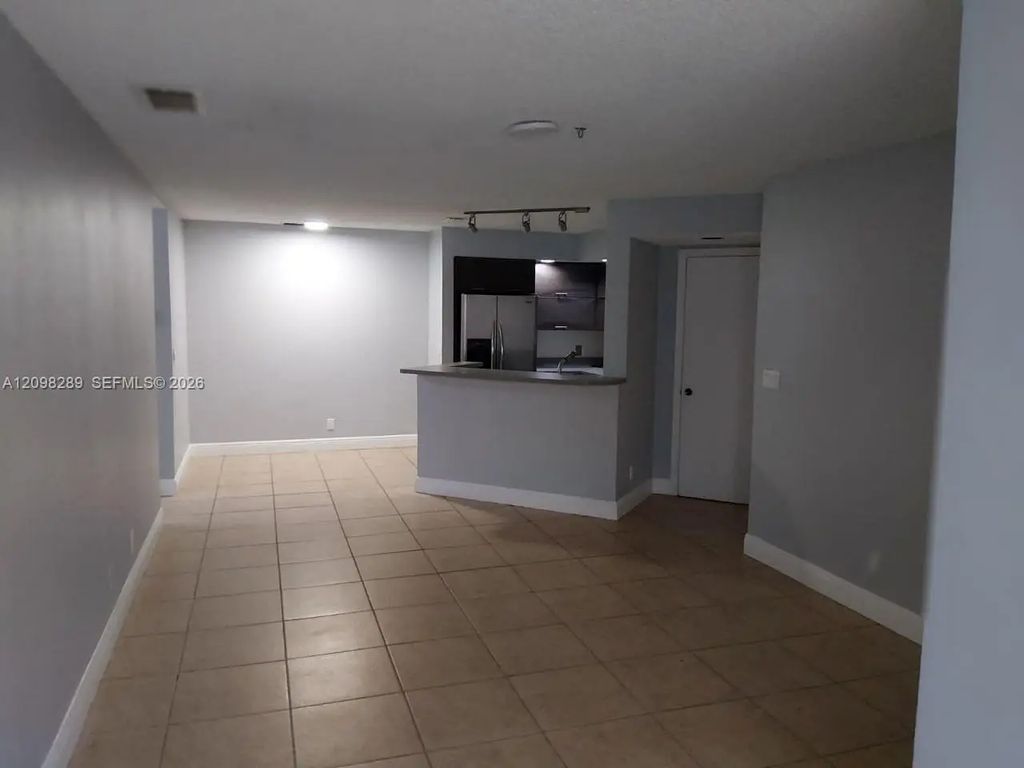 3400 N Pinewalk Drive N #923, Margate