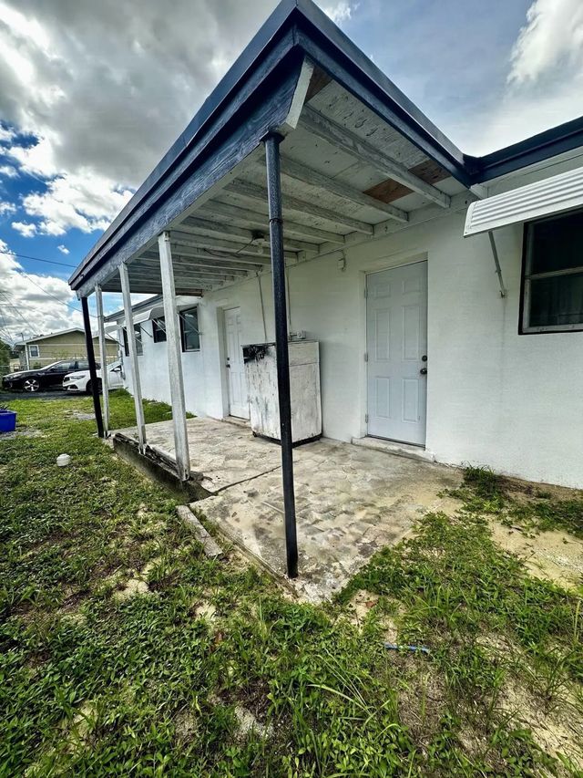 3 of 15 - 3116 Rj Hendley Avenue, Riviera Beach, FL