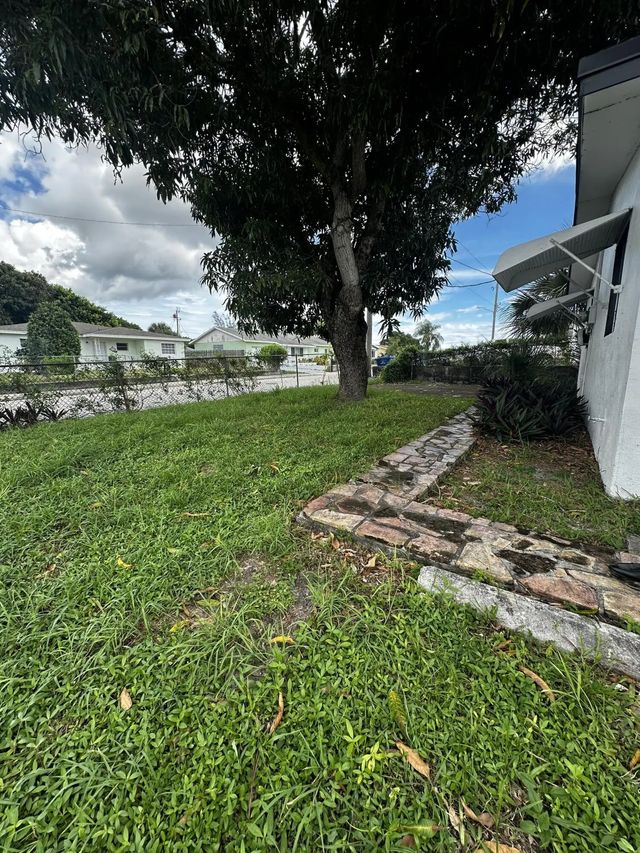 4 of 15 - 3116 Rj Hendley Avenue, Riviera Beach, FL