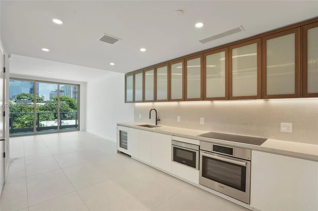 2200 Brickell Avenue #306, Miami