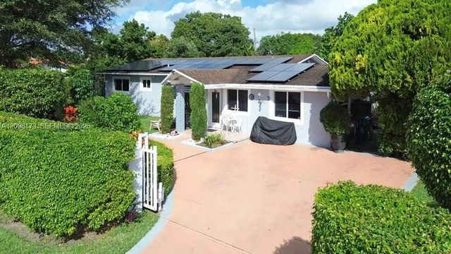 4 of 32 - 10965 Sw 116th Street, Miami, FL