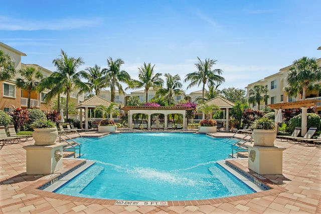 2 of 32 - 4308 Myrtlewood Circle E, Palm Beach Gardens, FL