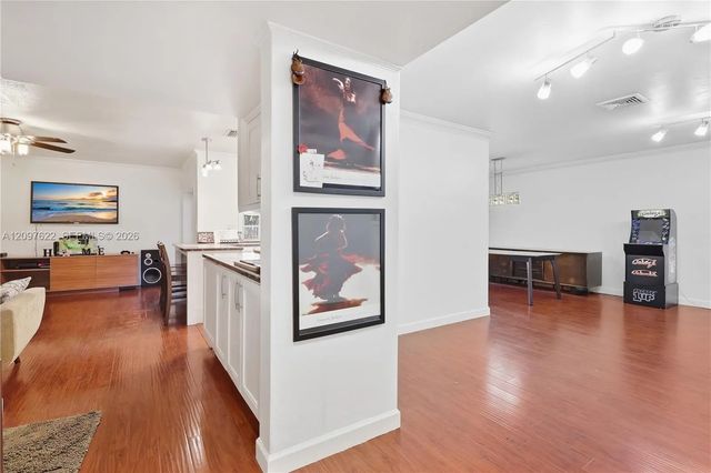 3 of 30 - 16500 E Stonehaven Road, Miami Lakes, FL