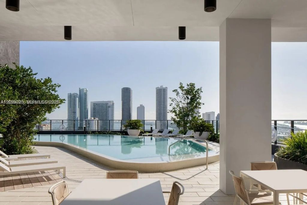 23 Ne 17th Terrace #b1, Miami