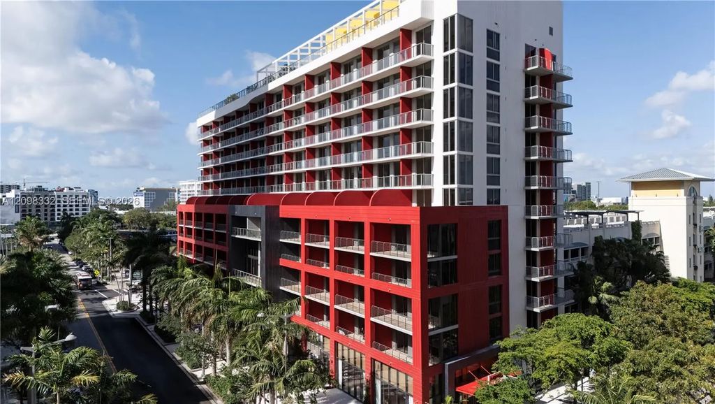 90 Ne 32 #522, Miami