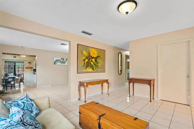 5 of 21 - 2815 Sw 36th Avenue, Miami, FL