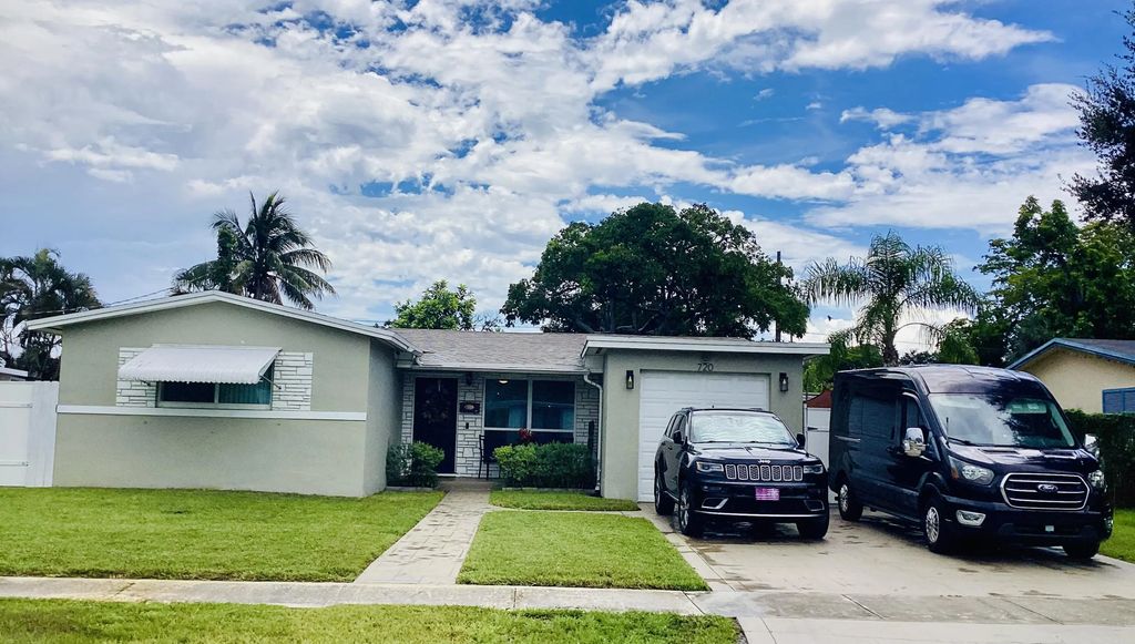 720 Sw 69th Avenue, Pembroke Pines