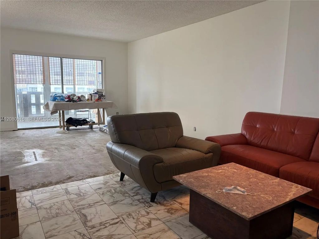 4330 Hillcrest Drive #816, Hollywood
