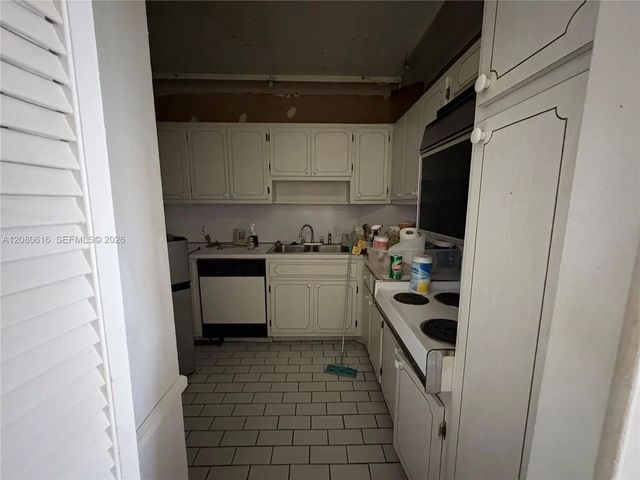 5 of 29 - 4330 Hillcrest Drive #816, Hollywood, FL