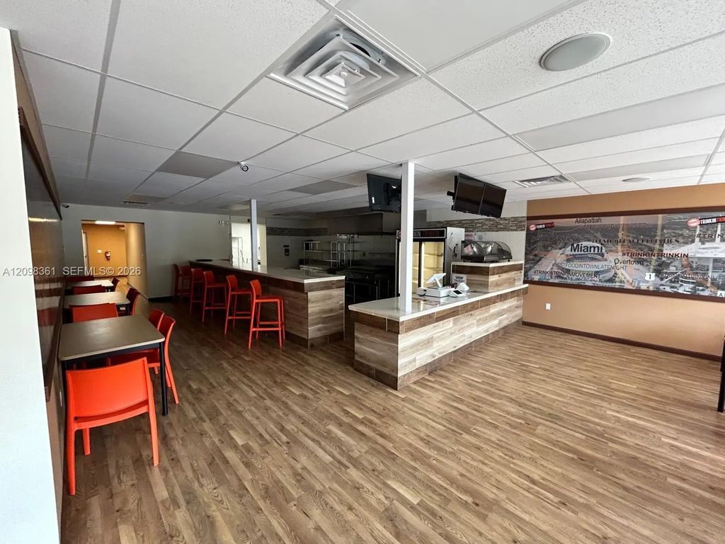 4660 Palm Avenue, Hialeah