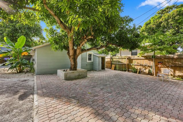 2 of 28 - 618 S Pine Street #b, Lake Worth Beach, FL