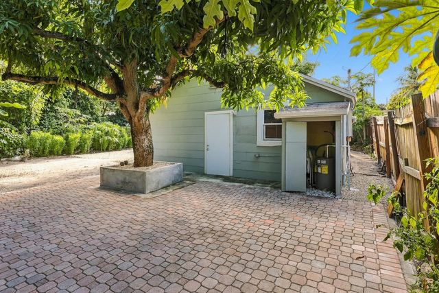4 of 28 - 618 S Pine Street #b, Lake Worth Beach, FL