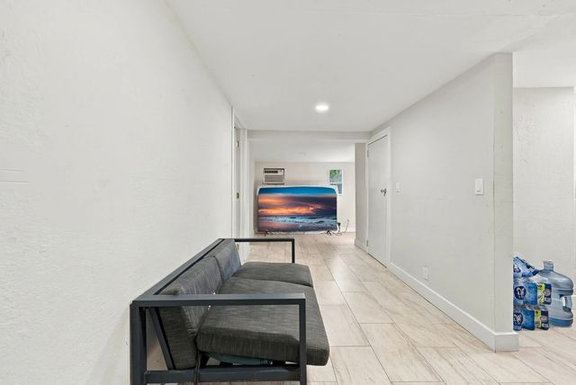 5 of 28 - 618 S Pine Street #b, Lake Worth Beach, FL