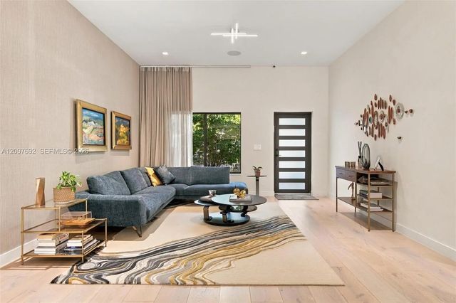 5 of 52 - 600 W 51st Street, Miami Beach, FL