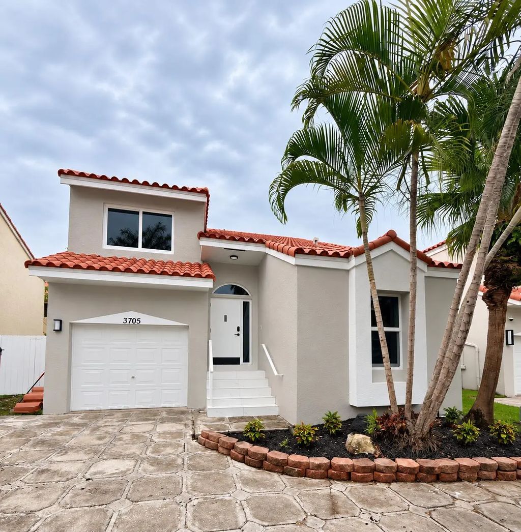3705 Valais Drive, Hollywood