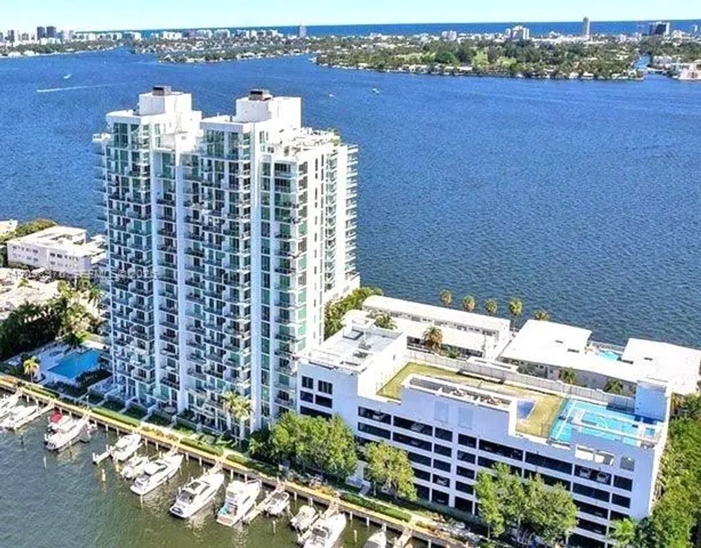 7928 East Drive #1403, North Bay Village