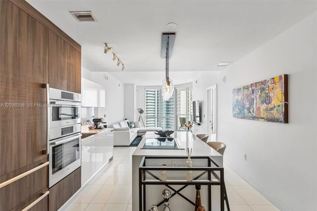 3 of 25 - 851 Ne 1st Avenue #3707, Miami, FL