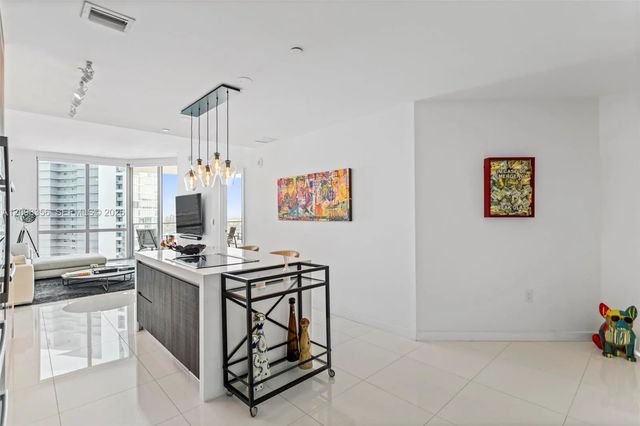 4 of 25 - 851 Ne 1st Avenue #3707, Miami, FL