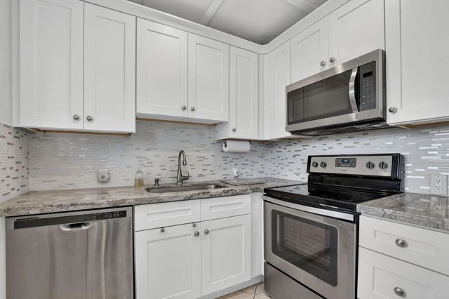 5 of 43 - 281 Fanshaw G, Boca Raton, FL