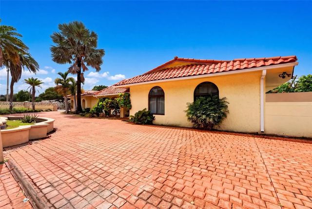 4 of 55 - 5550 Sw 87th Avenue, Miami, FL