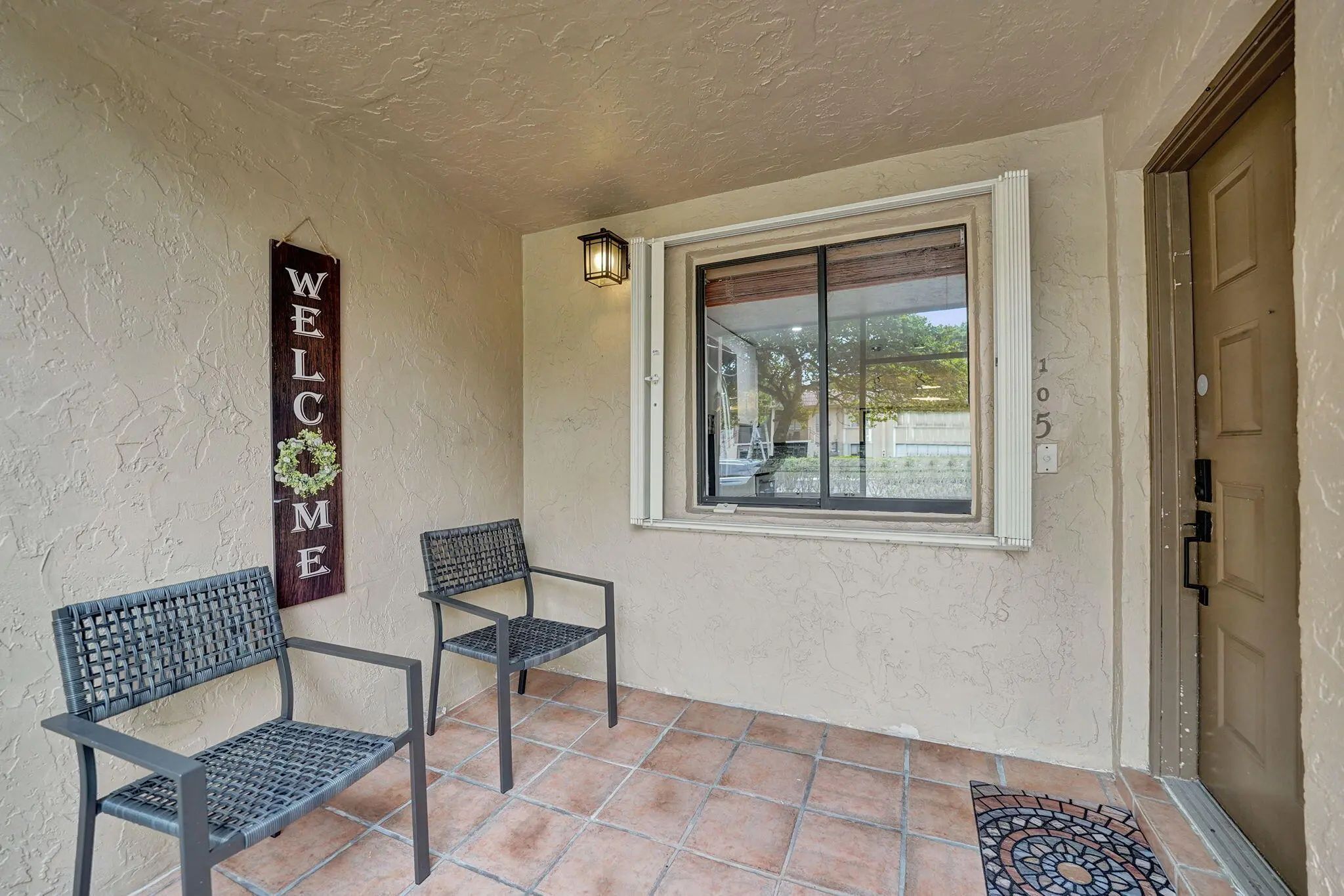 310 Lakeview Drive #105, Weston