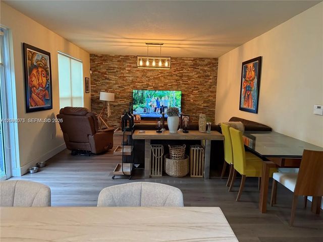 4 of 8 - 17012 Sw 91 Terrace, Miami, FL