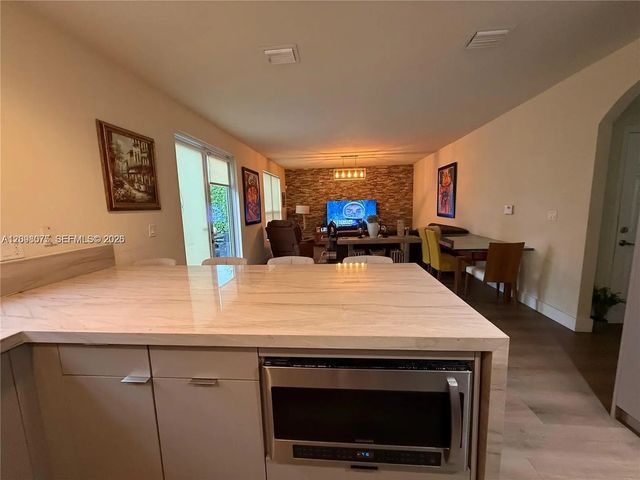 5 of 8 - 17012 Sw 91 Terrace, Miami, FL