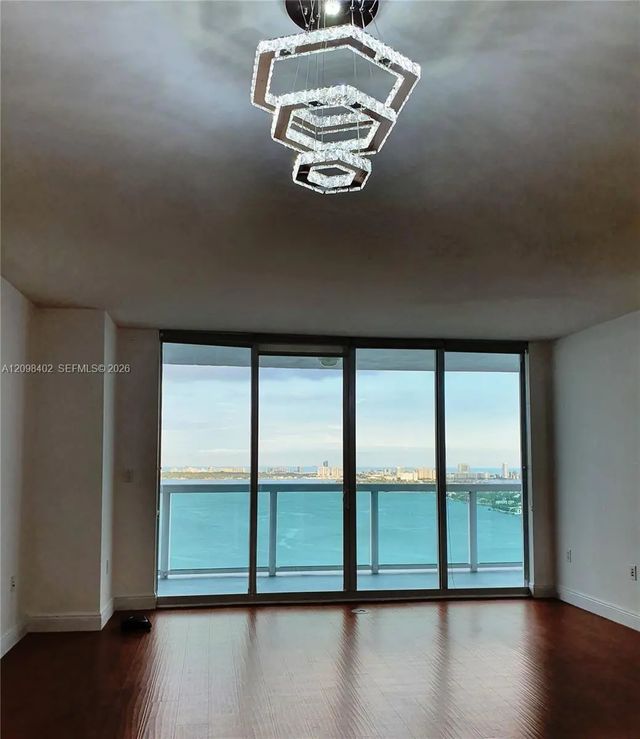 4 of 10 - 1800 N Bayshore Drive #3405, Miami, FL
