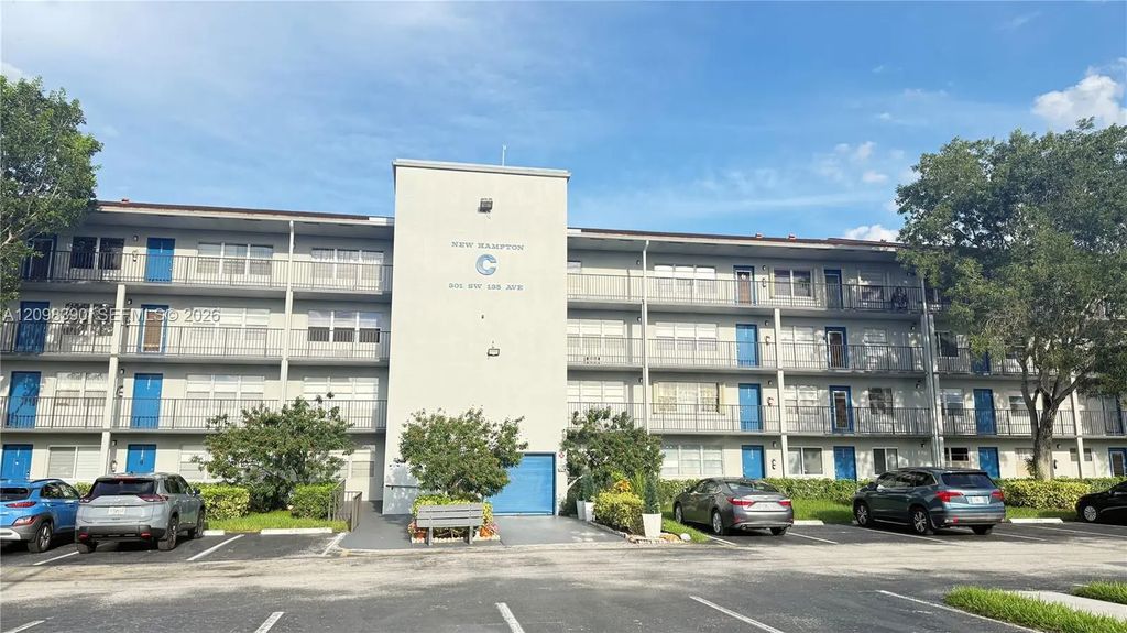 301 Sw 135th Avenue #310c, Pembroke Pines