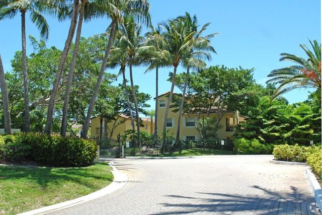 2 of 34 - 1010 Lake Shore Drive #202, Lake Park, FL