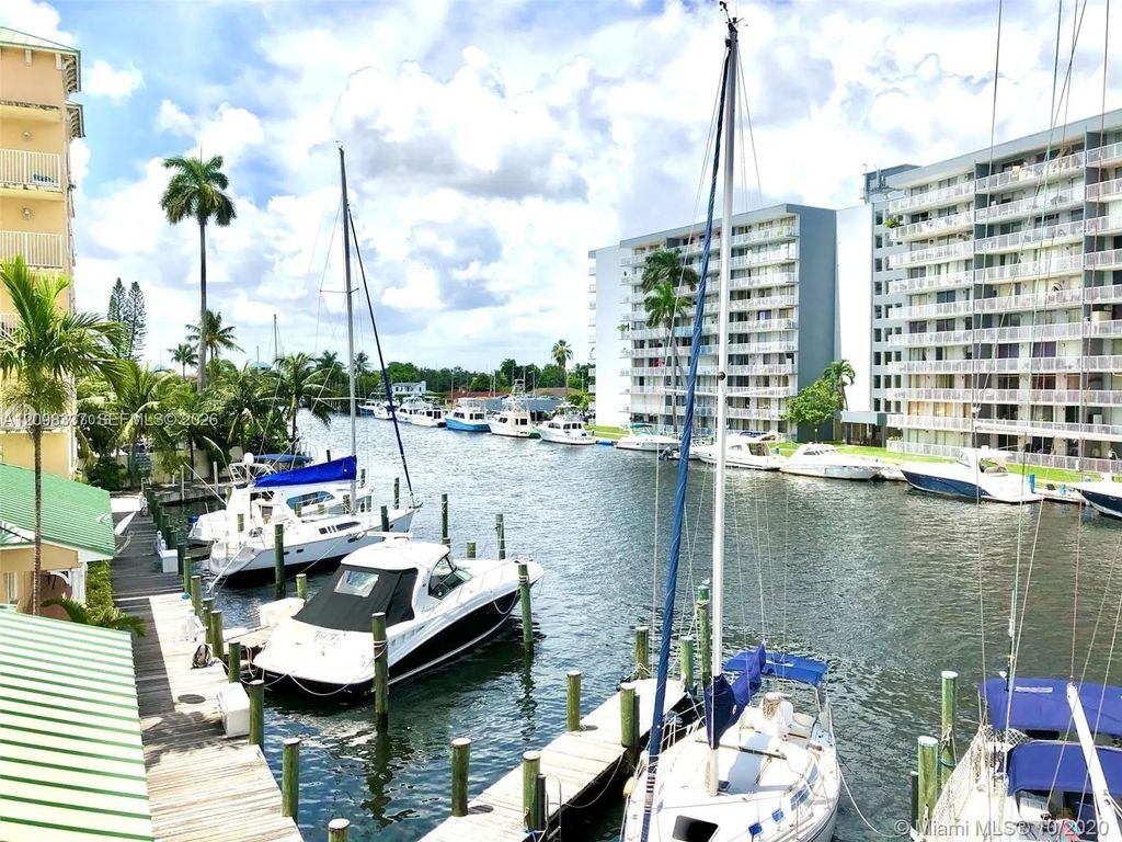 2415 Nw 16th St Road #316, Miami