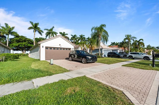 2 of 48 - 1971 Oak Berry Circle, Wellington, FL