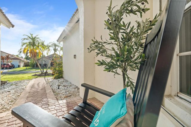 3 of 48 - 1971 Oak Berry Circle, Wellington, FL