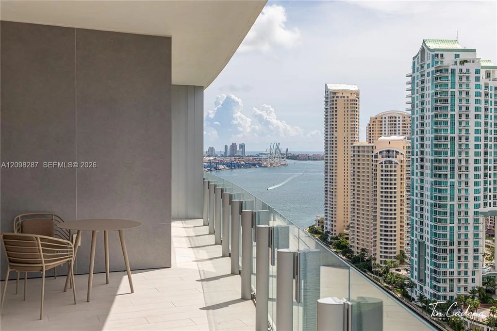 300 Biscayne Boulevard Way #2606w, Miami
