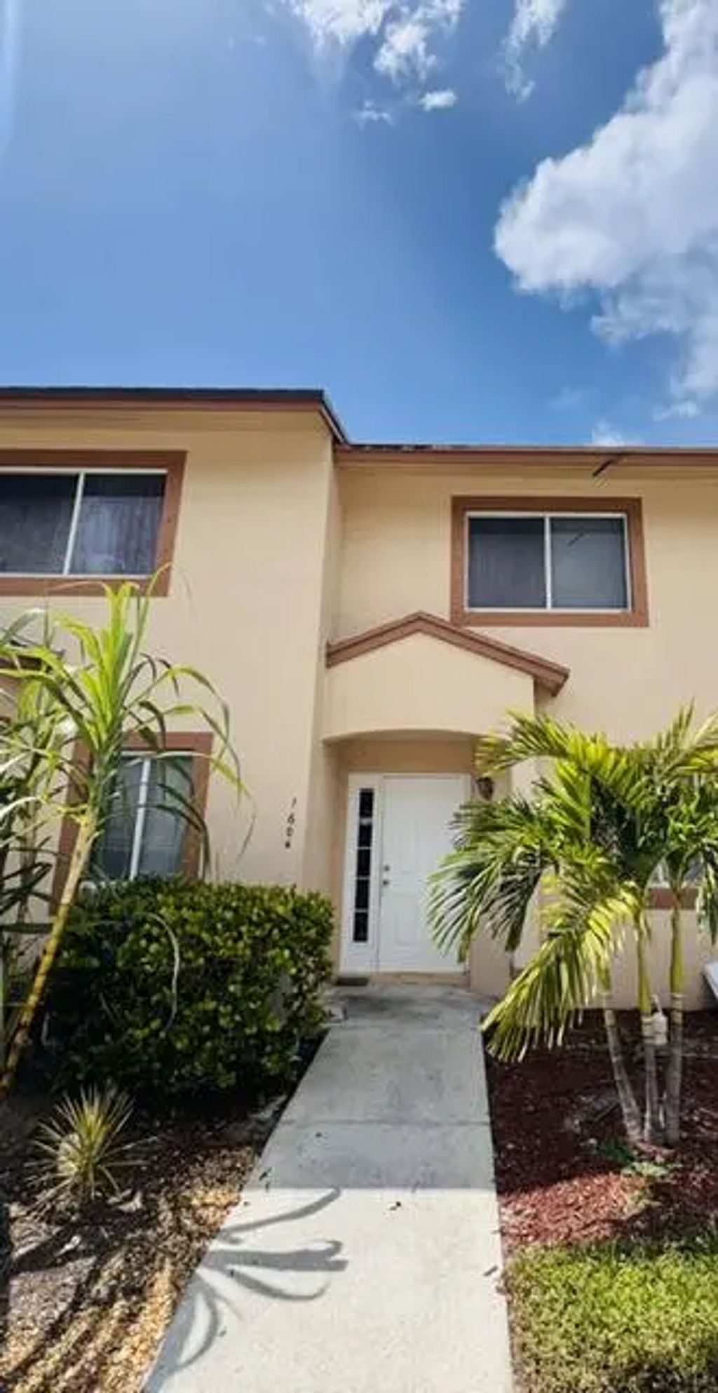 1604 Lakeview Drive W, Royal Palm Beach