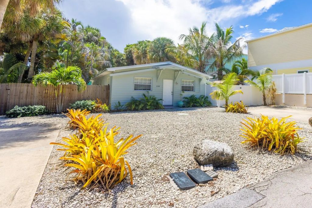 2120-2130 Ne Flamingo Terrace, Jensen Beach
